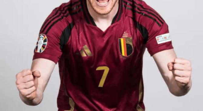 开云体育官网-英格兰名将集体亮相，赛场上掀起热潮的简单介绍